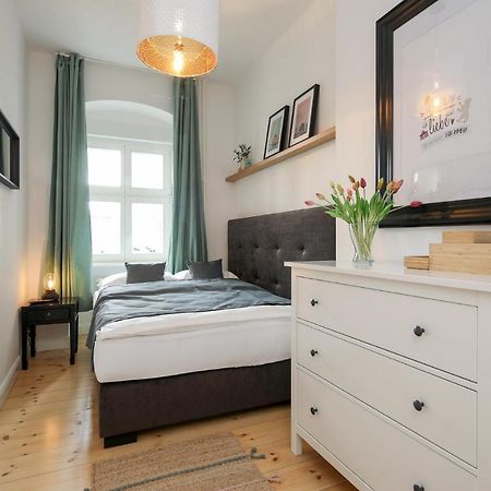 4 Personen Altbau Apartment Nahe Kurfuerstendamm - Romeo & Julia เบอร์ลิน ภายนอก รูปภาพ