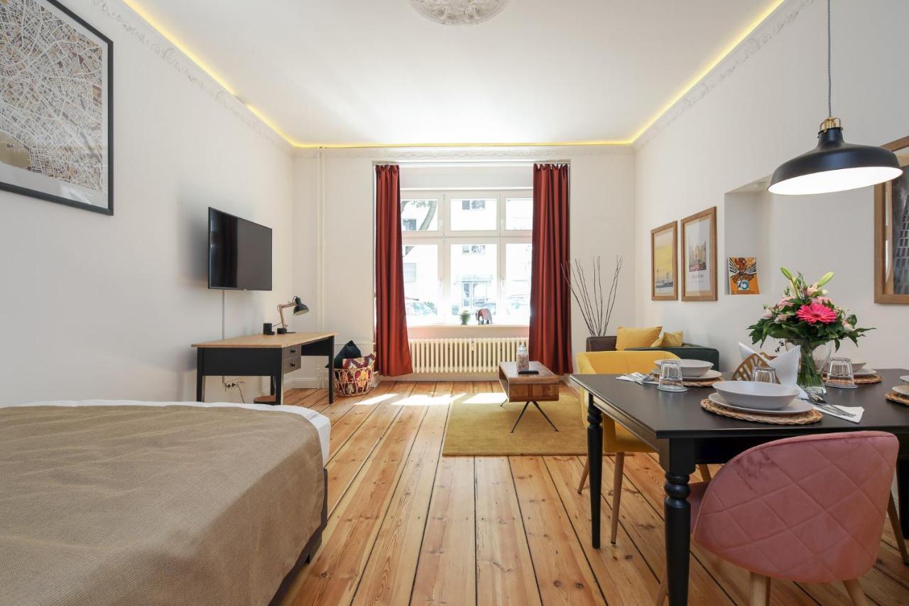 4 Personen Altbau Apartment Nahe Kurfuerstendamm - Romeo & Julia เบอร์ลิน ภายนอก รูปภาพ