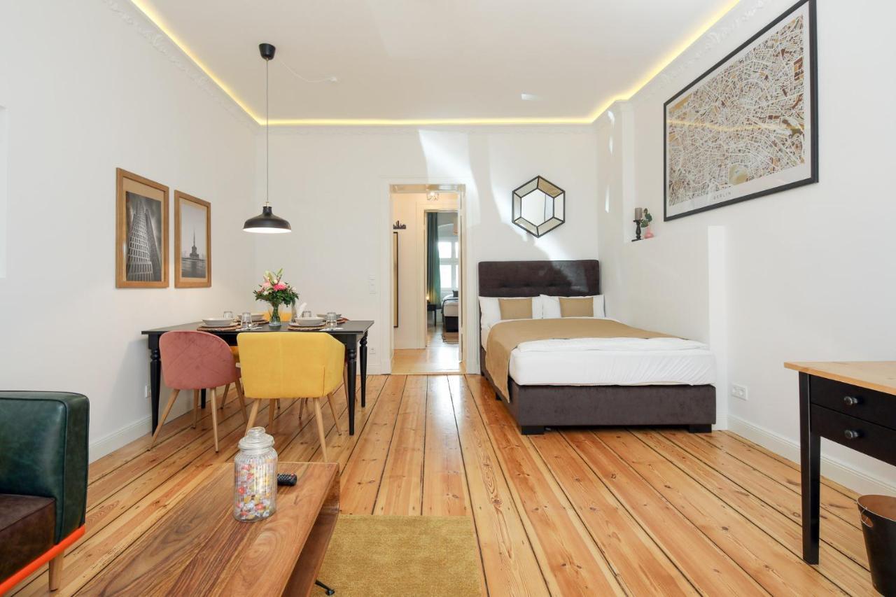 4 Personen Altbau Apartment Nahe Kurfuerstendamm - Romeo & Julia เบอร์ลิน ภายนอก รูปภาพ