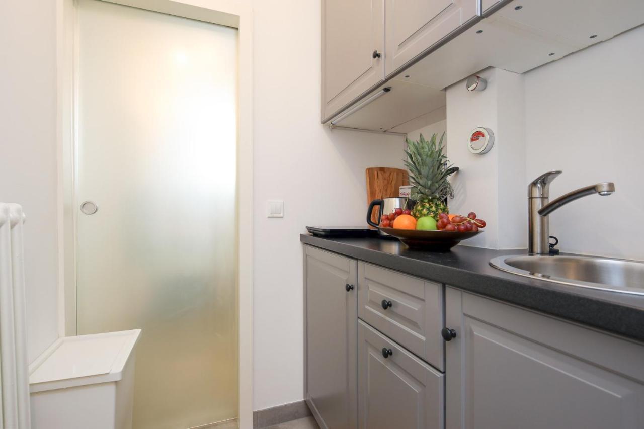 4 Personen Altbau Apartment Nahe Kurfuerstendamm - Romeo & Julia เบอร์ลิน ภายนอก รูปภาพ