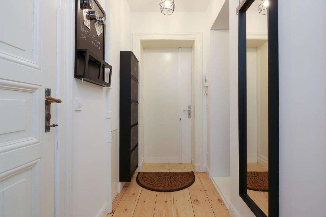 4 Personen Altbau Apartment Nahe Kurfuerstendamm - Romeo & Julia เบอร์ลิน ภายนอก รูปภาพ