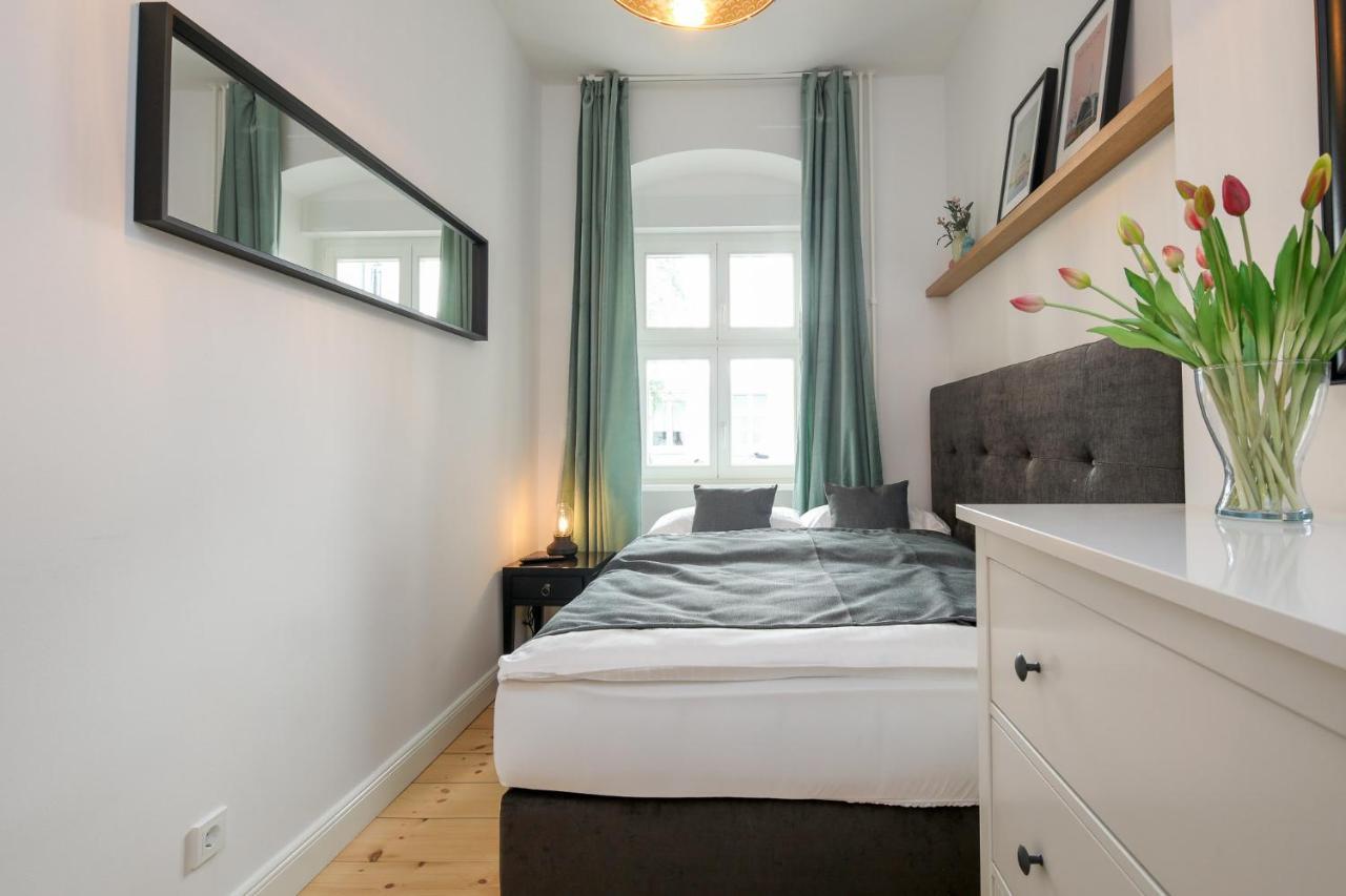 4 Personen Altbau Apartment Nahe Kurfuerstendamm - Romeo & Julia เบอร์ลิน ภายนอก รูปภาพ
