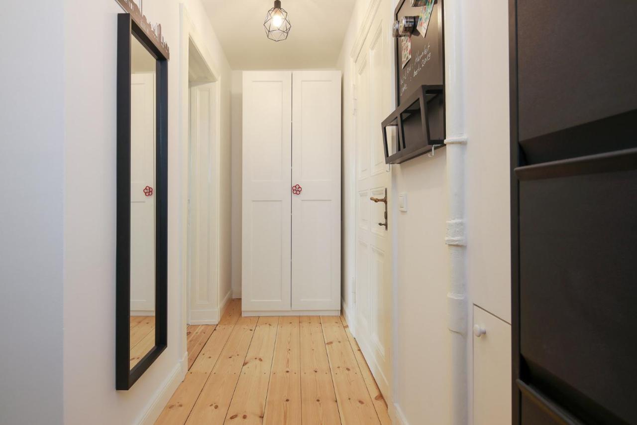 4 Personen Altbau Apartment Nahe Kurfuerstendamm - Romeo & Julia เบอร์ลิน ภายนอก รูปภาพ